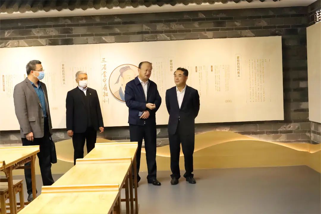 徐.jpg