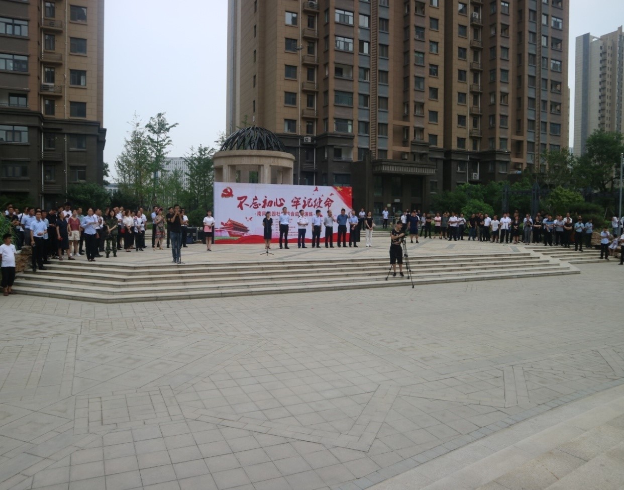 物业应急演练1.jpg 物业应急演练1.jpg