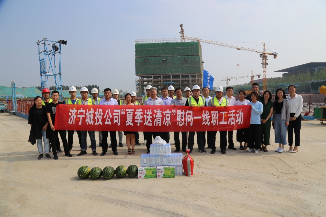 机关一支部送清凉2.jpg