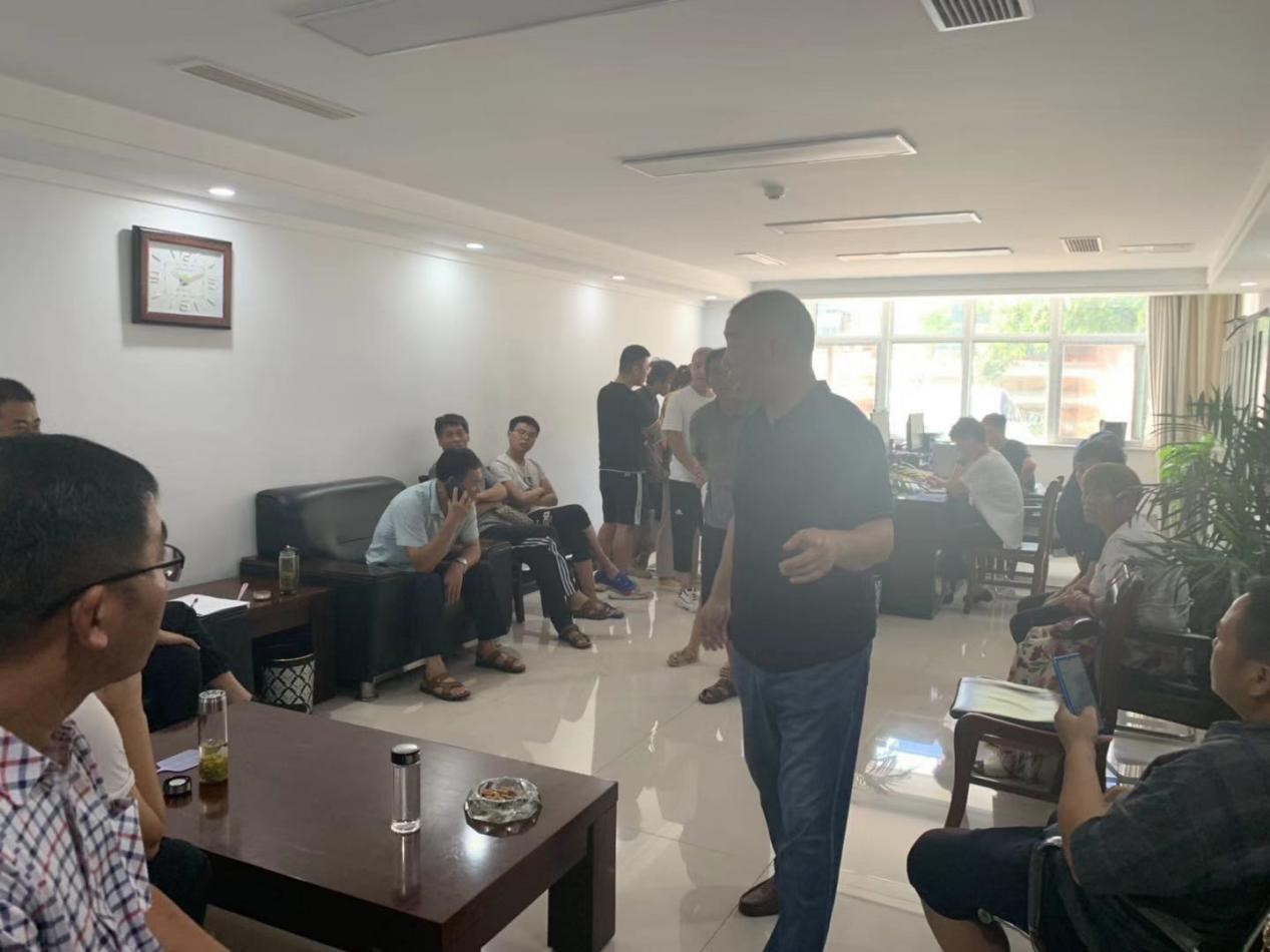 新业公司棚户区1.jpg